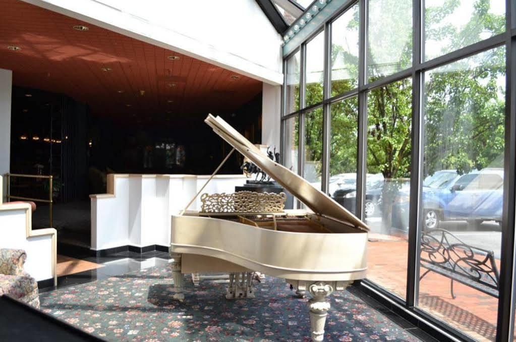 Euro-Suites Hotel Morgantown Kültér fotó